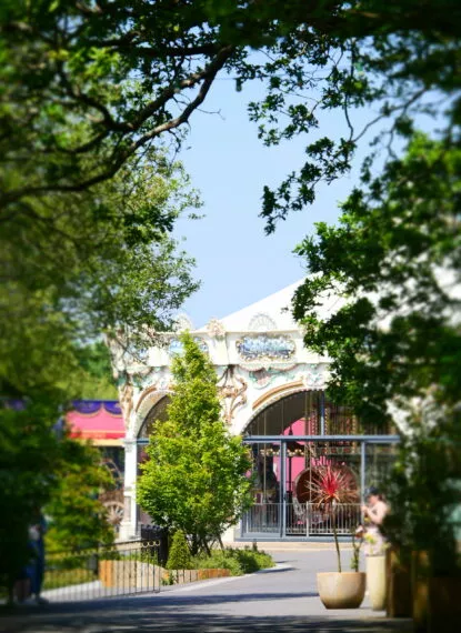 Carrousel vue sur le lac à Milizac