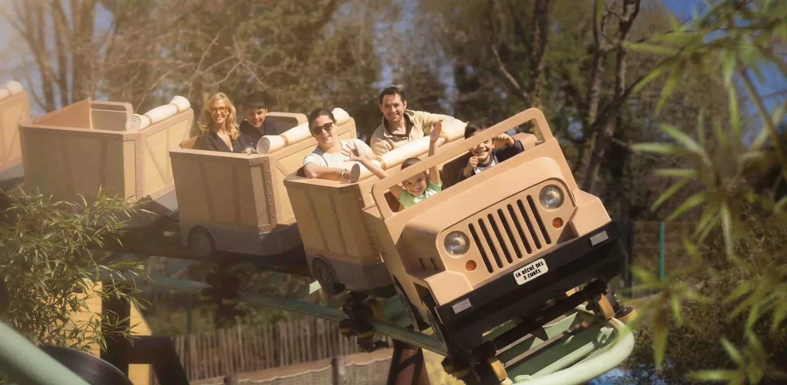 Venez découvrir Jeepo'Dino, l'attractions préférée des petits !