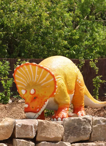 Jeepo Dino la Récré des 3 Curés parc attractions bretagne Brest