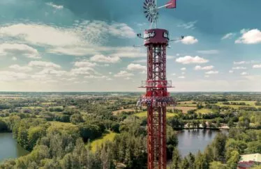 Venez tester Tremor, la troisième plus haute tour de chute de France : 80 mètres de sensations fortes !