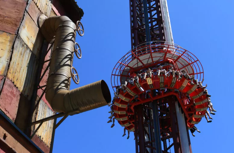 La troisième plus haute tour de chute de France est à seulement 10 minutes de Brest, à la Récré des 3 Curés.