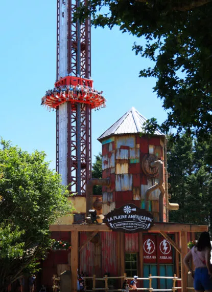 La troisième plus haute tour de chute de France est à seulement 10 minutes de Brest, à la Récré des 3 Curés.