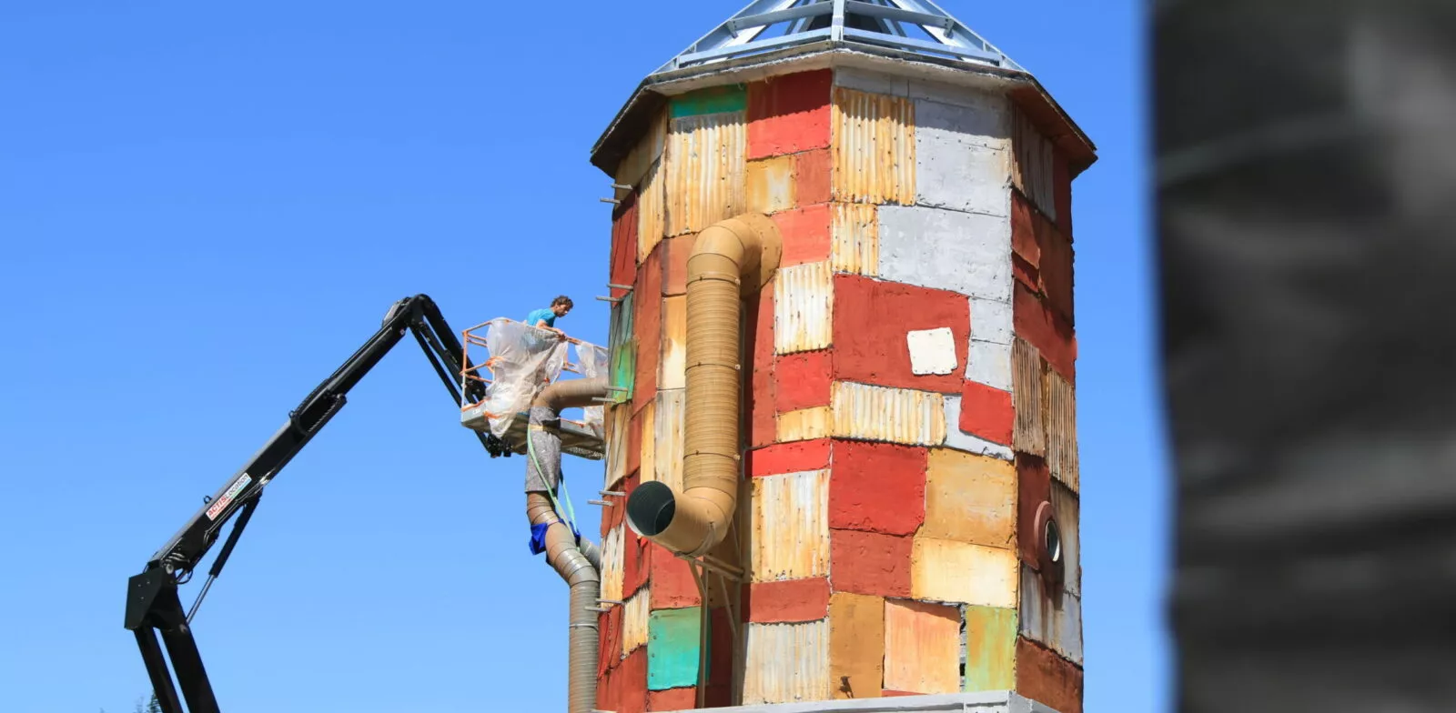 Décor attraction tour de chute la Récré des 3 Curés Brest Bretagne.JPG