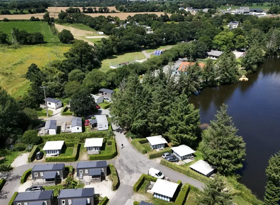 Vue aérienne du camping de la Récré proche de Brest en Bretagne idéale pour toute la famille
