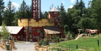 Tour de chute la Récré des 3 Curés
