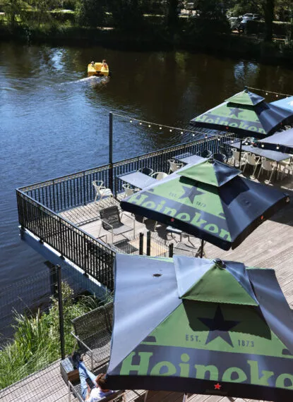 restaurant terrasse brest, meilleurs burgers et pizzas, vue lac, espace pour les enfants