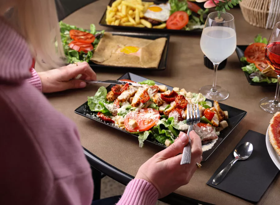 Crêpe et salade César, l'Expo restaurant, La Récré des 3 Curés
