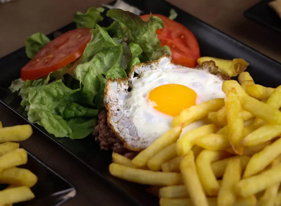 Découvrez la carte du restaurant l'Expo à la Récré des 3 Curés à seulement 10 minutes de Brest.