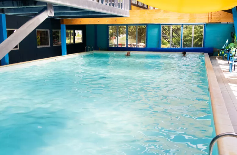 Camping Bretagne Finistère - Mobil-home, emplacement camping-car. piscine intérieur-2